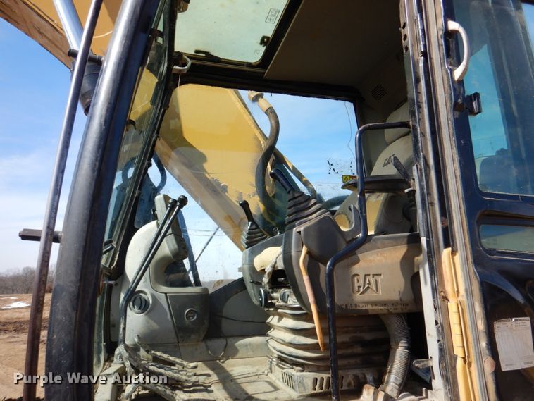 image for item DN1288 2007 Caterpillar 330DL  excavator