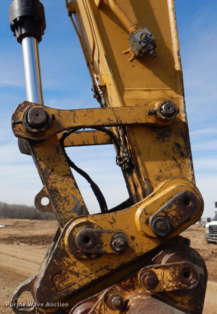 image for item DN1288 2007 Caterpillar 330DL  excavator