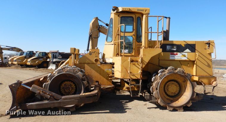 image for item DN1338 1990 Caterpillar 815B  soil compactor