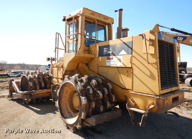 image for item DN1338 1990 Caterpillar 815B  soil compactor
