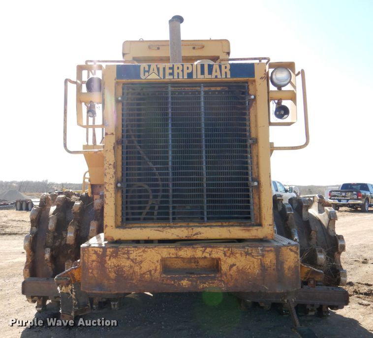 image for item DN1338 1990 Caterpillar 815B  soil compactor