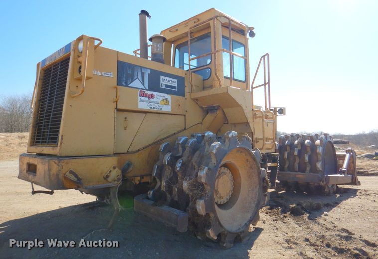 image for item DN1338 1990 Caterpillar 815B  soil compactor