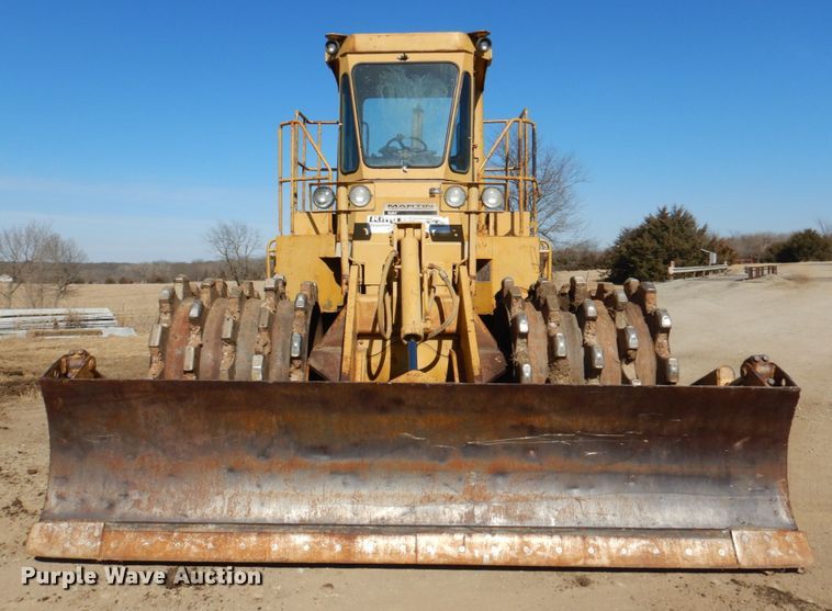 image for item DN1338 1990 Caterpillar 815B  soil compactor