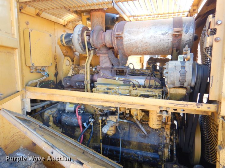 image for item DN1338 1990 Caterpillar 815B  soil compactor