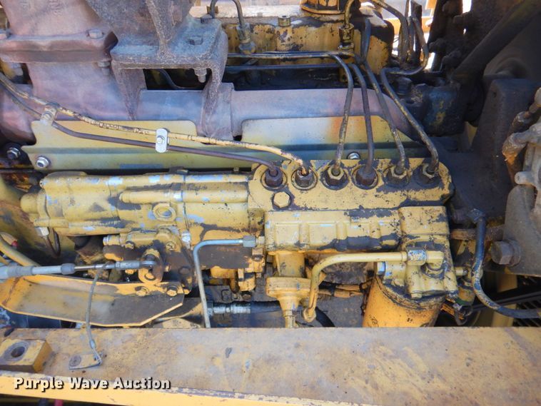 image for item DN1338 1990 Caterpillar 815B  soil compactor