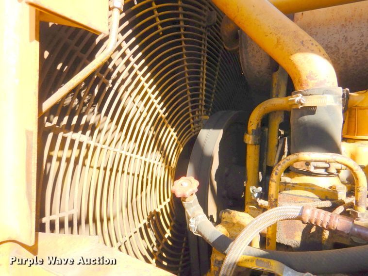 image for item DN1338 1990 Caterpillar 815B  soil compactor