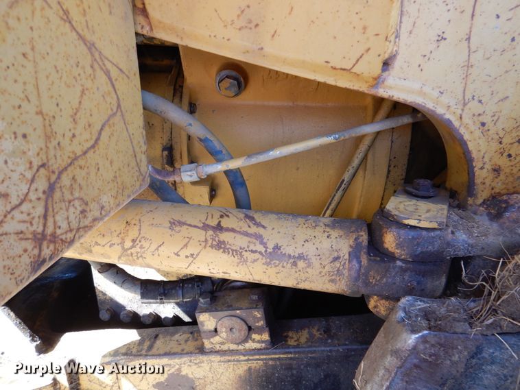 image for item DN1338 1990 Caterpillar 815B  soil compactor