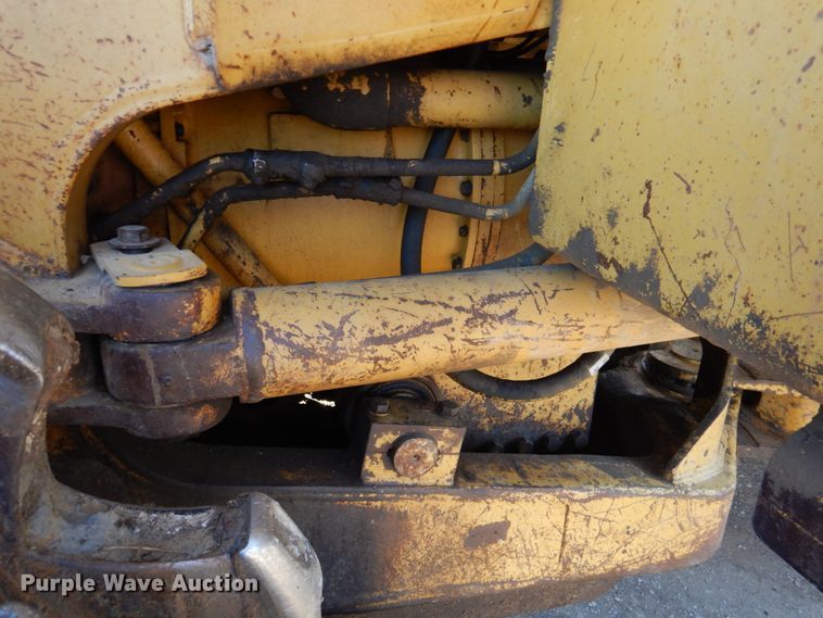 image for item DN1338 1990 Caterpillar 815B  soil compactor