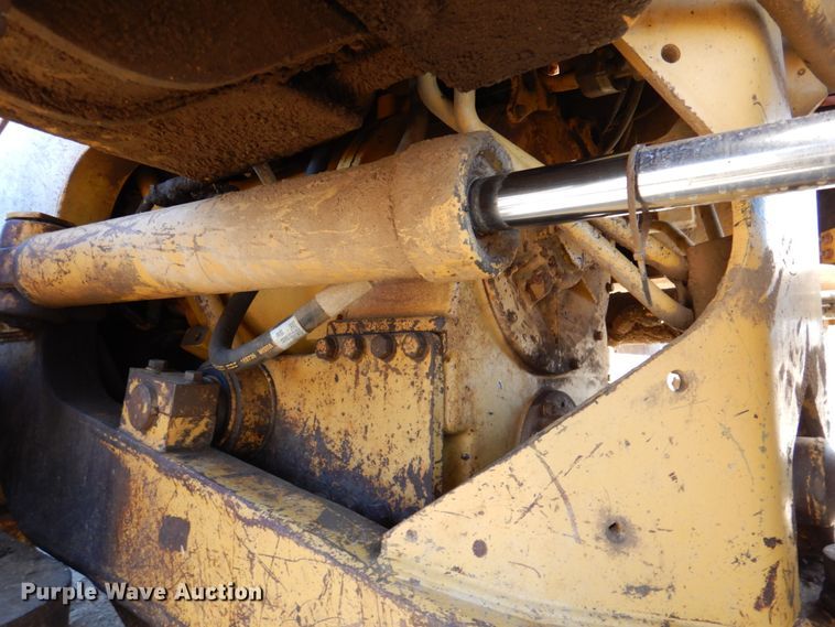 image for item DN1338 1990 Caterpillar 815B  soil compactor