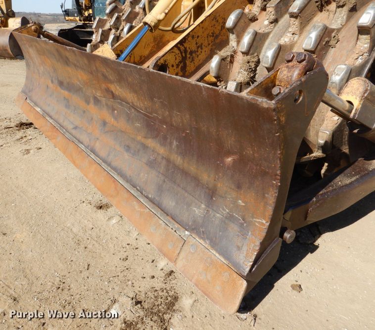 image for item DN1338 1990 Caterpillar 815B  soil compactor