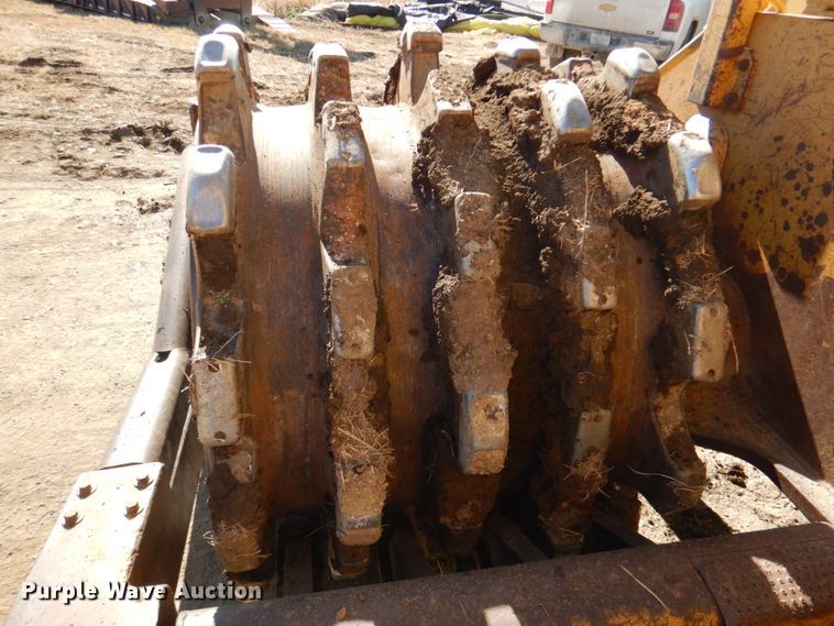 image for item DN1338 1990 Caterpillar 815B  soil compactor