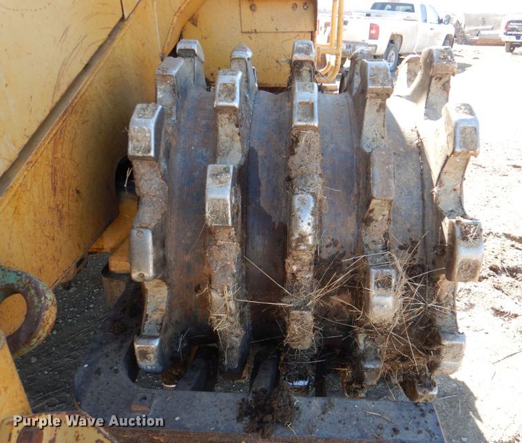 image for item DN1338 1990 Caterpillar 815B  soil compactor