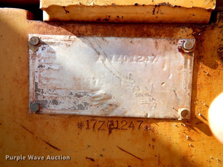 image for item DN1338 1990 Caterpillar 815B  soil compactor