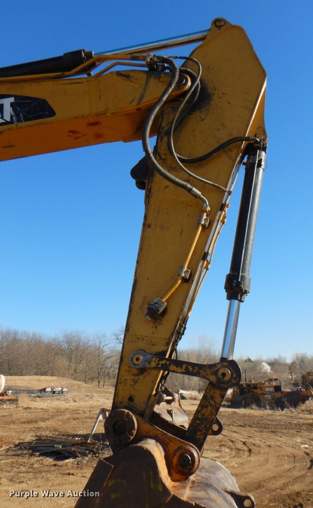 image for item DN1341 2008 Caterpillar 330DL  excavator