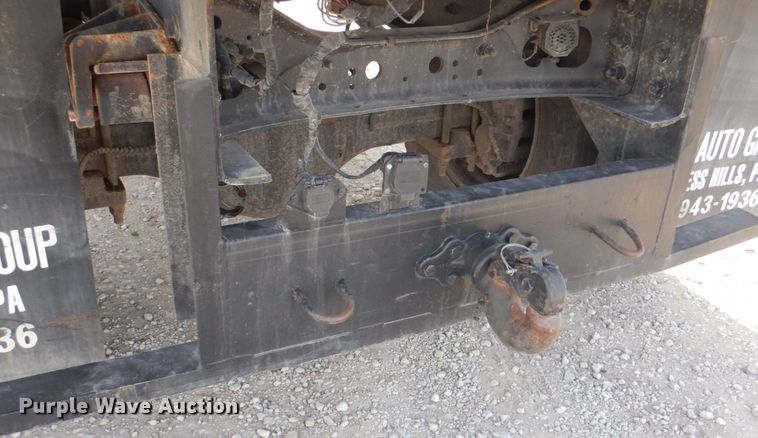 image for item DN7247 2004 International 4200  chipper truck