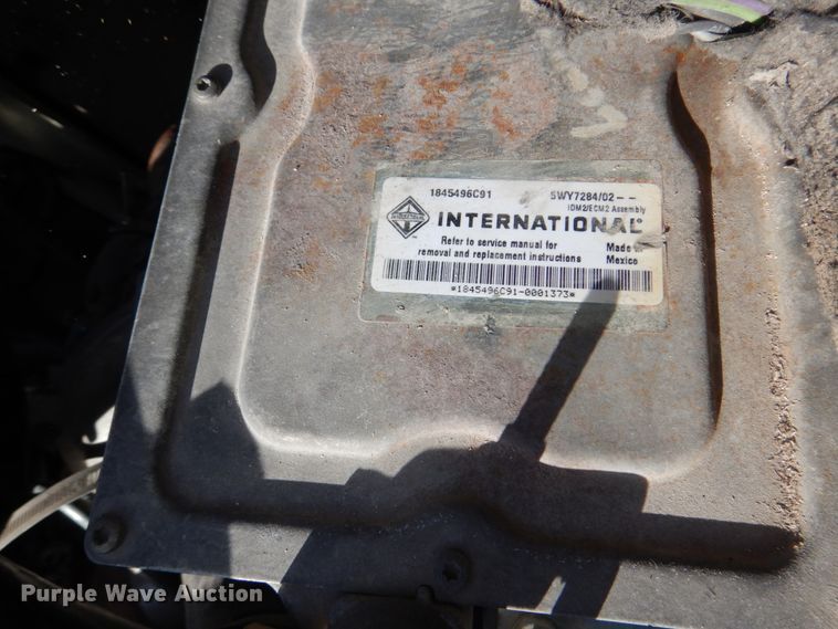 image for item DN7247 2004 International 4200  chipper truck