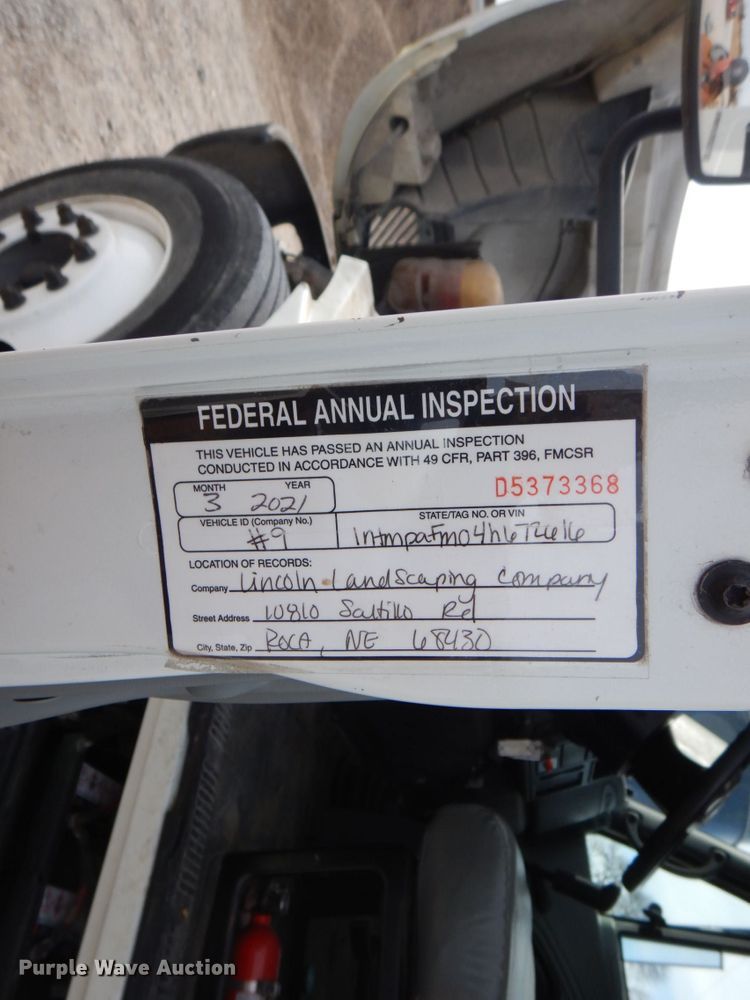 image for item DN7247 2004 International 4200  chipper truck