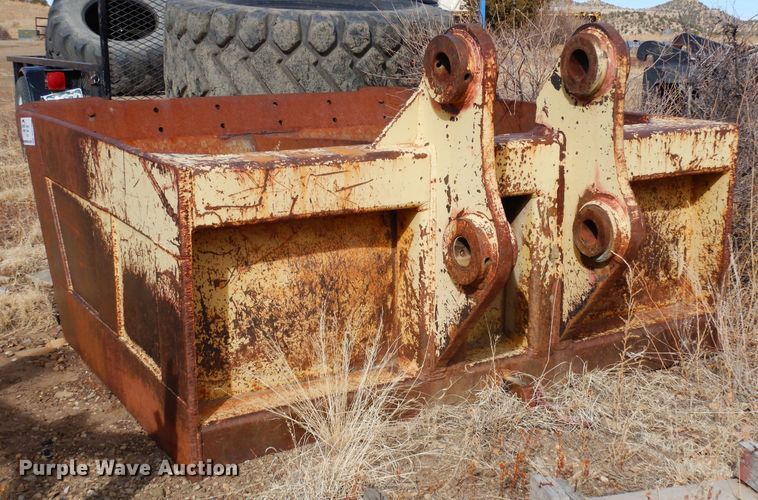 image for item DR1096 Excavator bucket