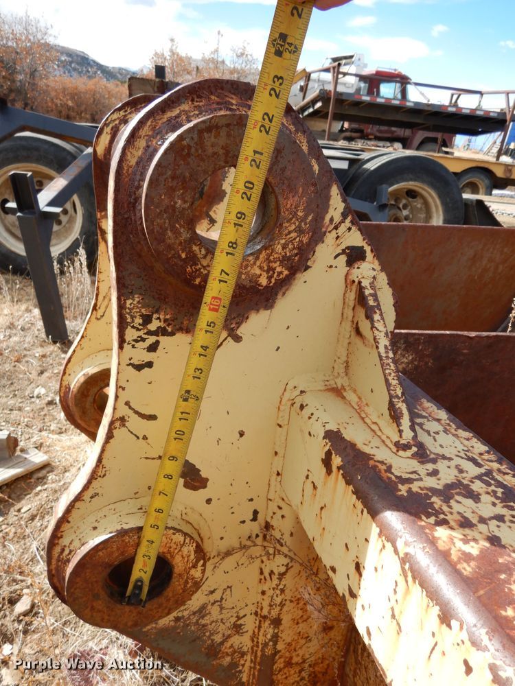 image for item DR1096 Excavator bucket
