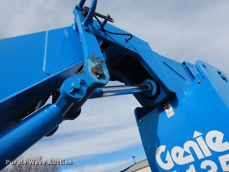 image for item DR1106 2008 Genie Z-135  boom lift