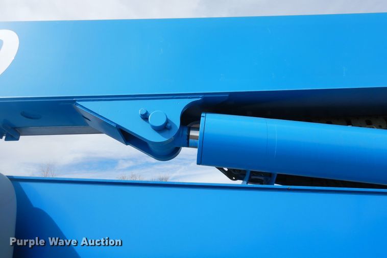 image for item DR1106 2008 Genie Z-135  boom lift