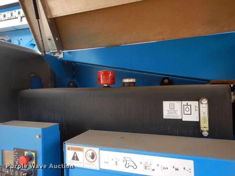 image for item DR1106 2008 Genie Z-135  boom lift