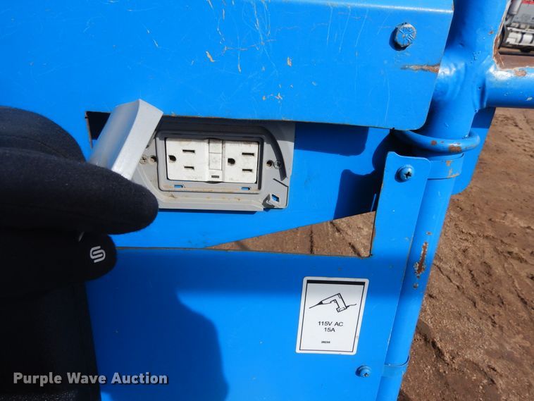 image for item DR1106 2008 Genie Z-135  boom lift