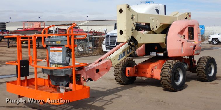 image for item DR1109 2001 JLG 450A  boom lift