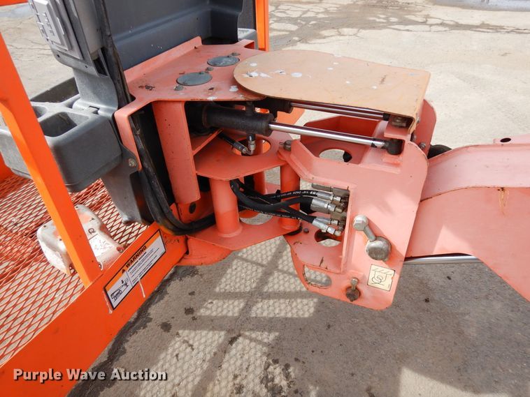 image for item DR1109 2001 JLG 450A  boom lift