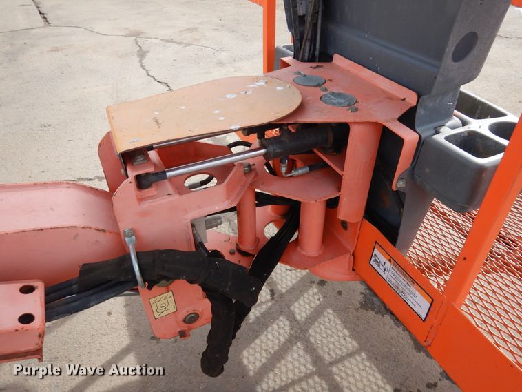 image for item DR1109 2001 JLG 450A  boom lift