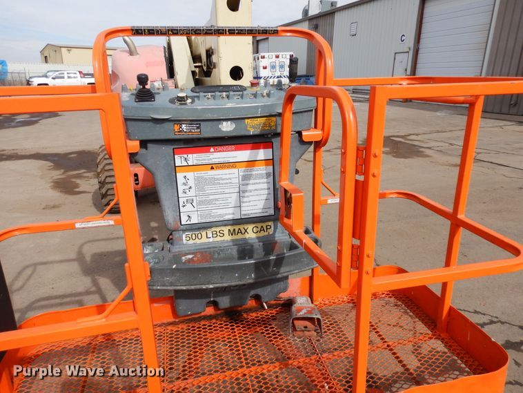 image for item DR1109 2001 JLG 450A  boom lift