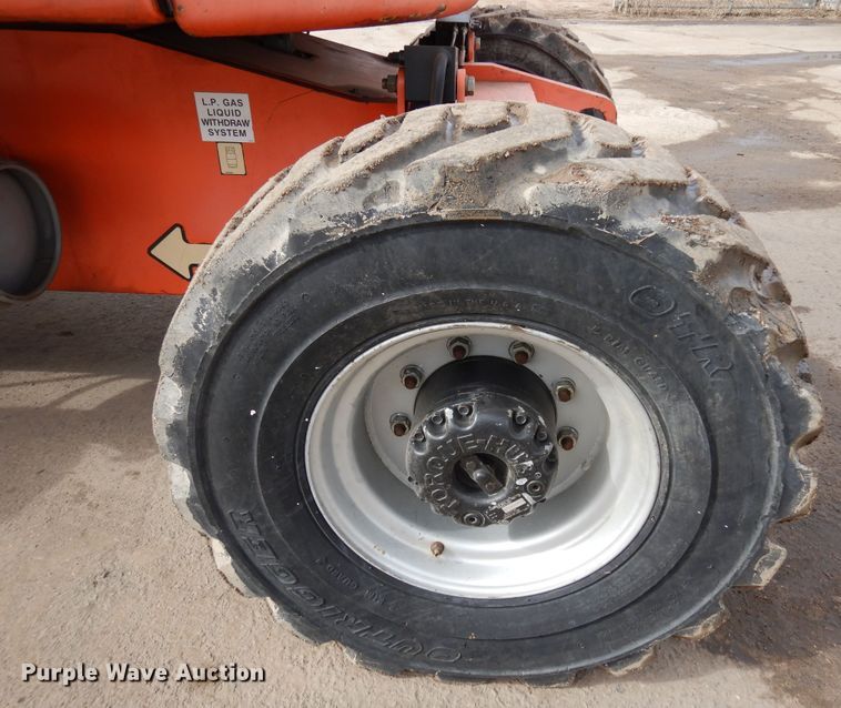 image for item DR1109 2001 JLG 450A  boom lift