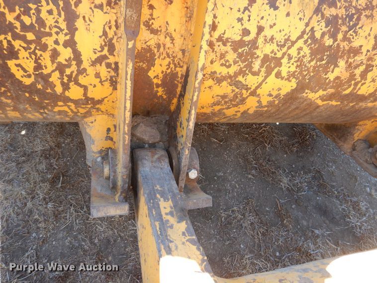 image for item DS5610 1967 Caterpillar 955K  track loader