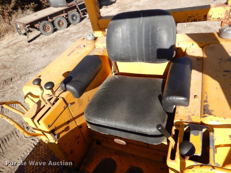 image for item DS5610 1967 Caterpillar 955K  track loader