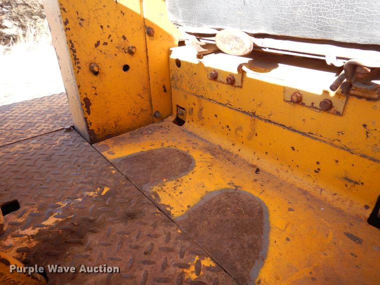 image for item DS5610 1967 Caterpillar 955K  track loader