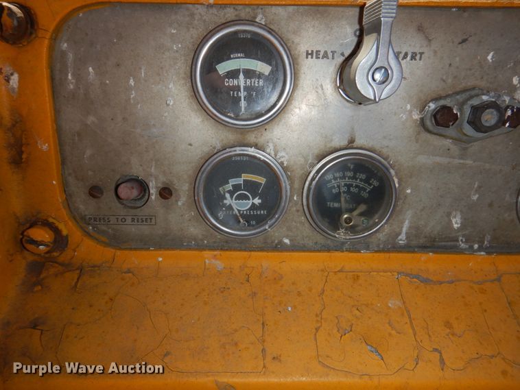 image for item DS5610 1967 Caterpillar 955K  track loader