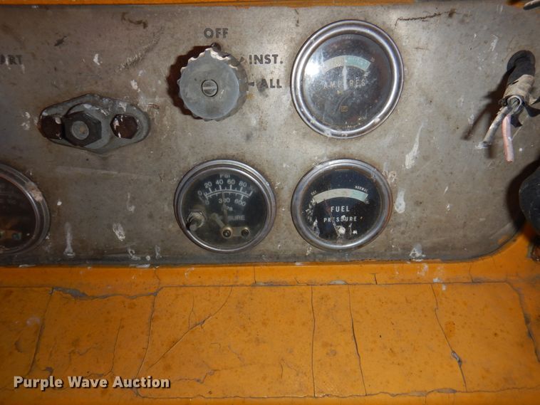 image for item DS5610 1967 Caterpillar 955K  track loader