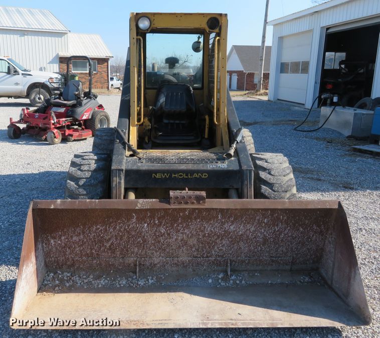 image for item FB9776 1994 New Holland L785  skid steer loader
