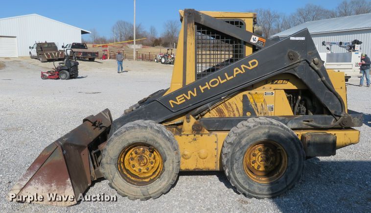 image for item FB9776 1994 New Holland L785  skid steer loader