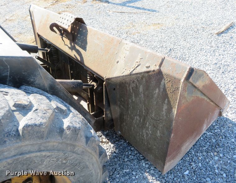 image for item FB9776 1994 New Holland L785  skid steer loader