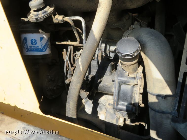 image for item FB9776 1994 New Holland L785  skid steer loader