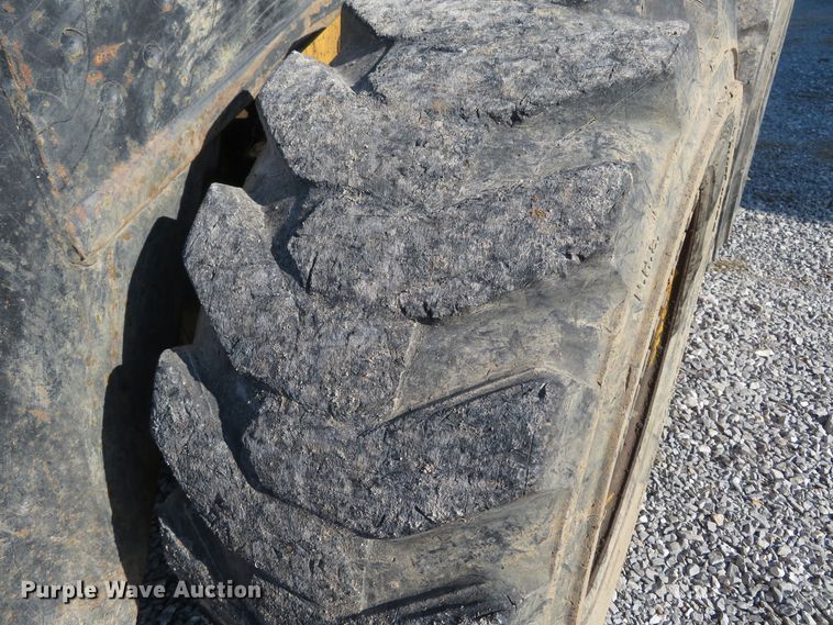 image for item FB9776 1994 New Holland L785  skid steer loader