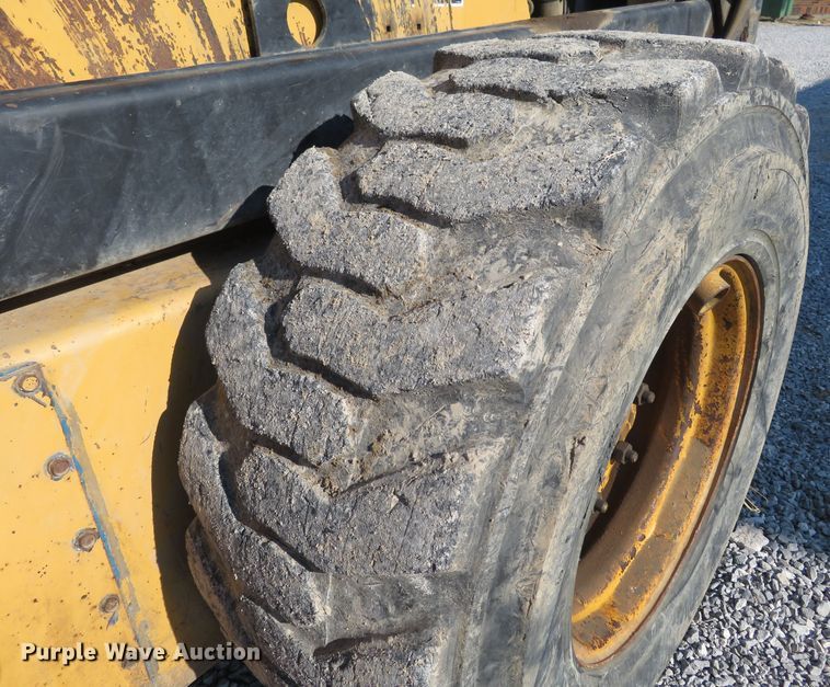 image for item FB9776 1994 New Holland L785  skid steer loader