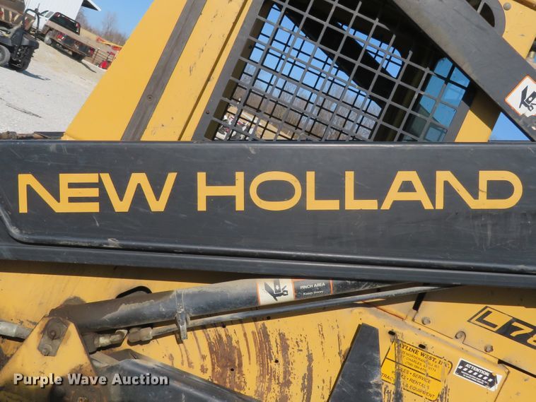 image for item FB9776 1994 New Holland L785  skid steer loader