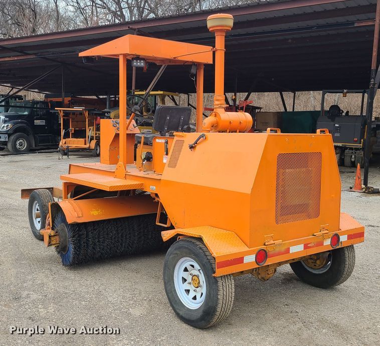 image for item GB9248 1996 Broce FJ300  broom