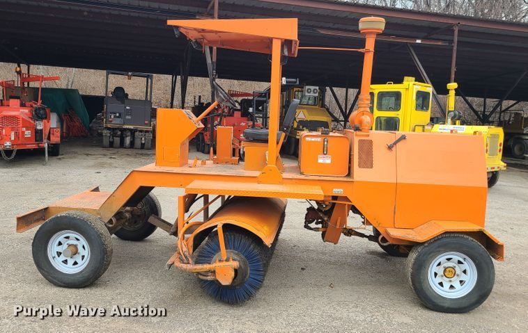 image for item GB9248 1996 Broce FJ300  broom