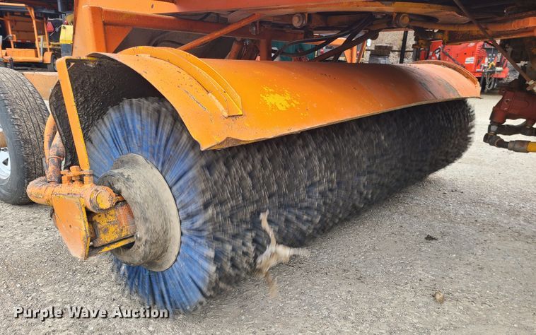 image for item GB9248 1996 Broce FJ300  broom