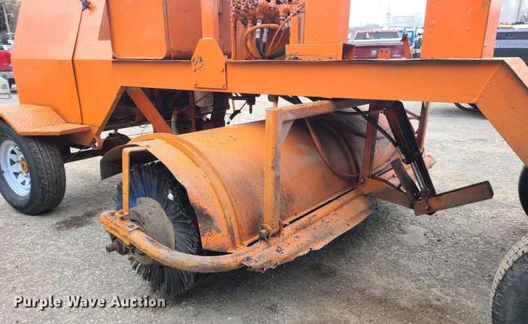 image for item GB9248 1996 Broce FJ300  broom