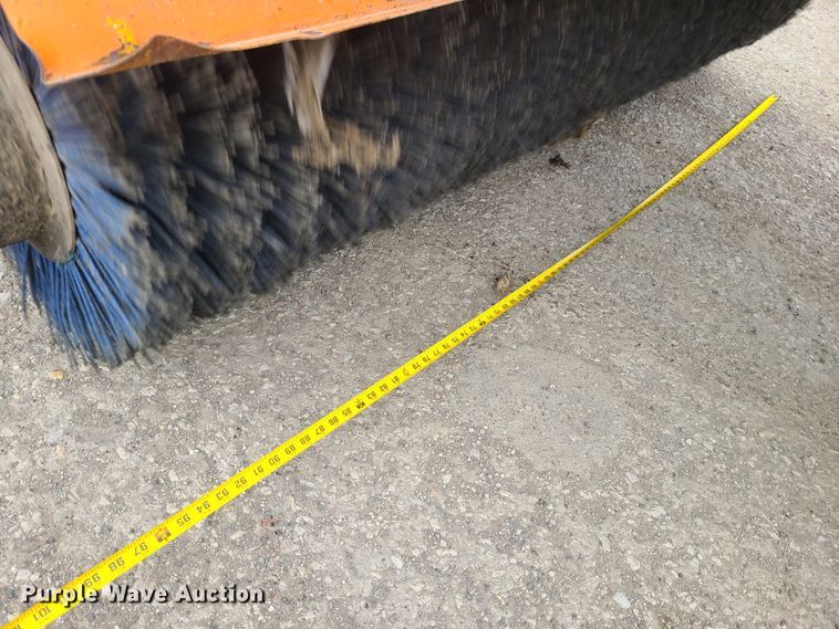 image for item GB9248 1996 Broce FJ300  broom