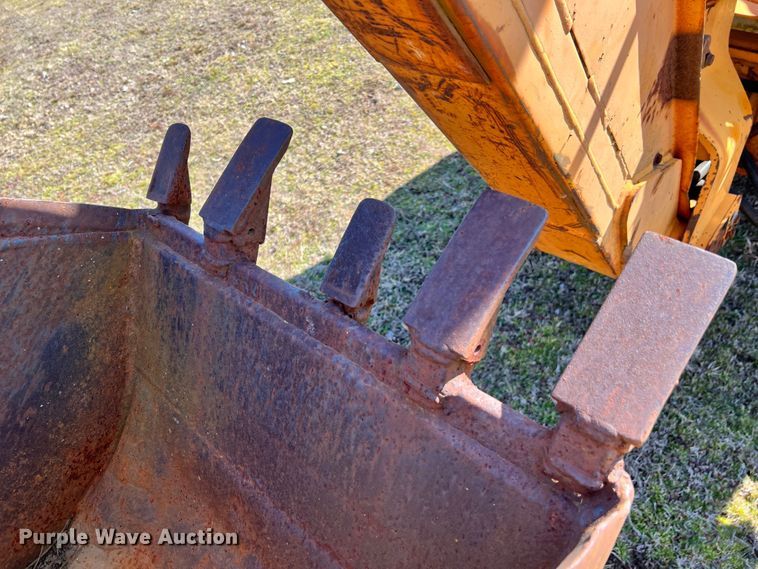 image for item ID9729 1979 Case DH7  trencher